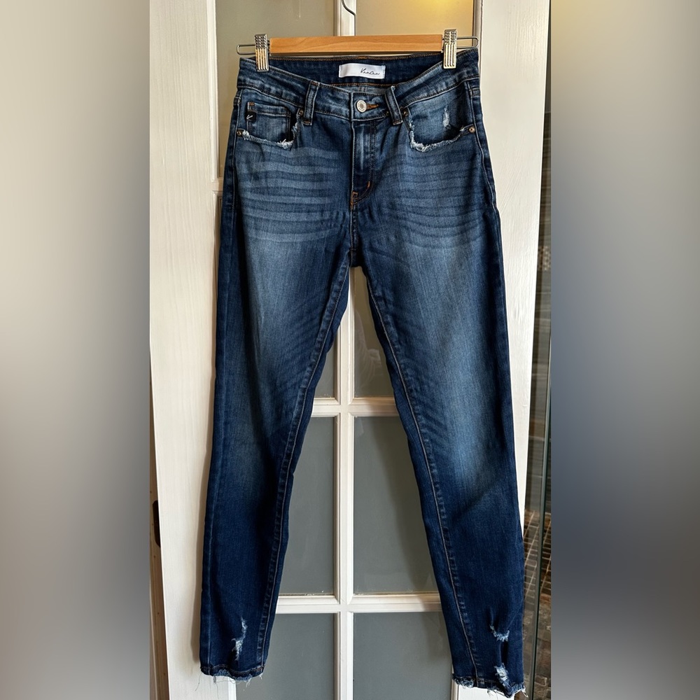 KanCan mid rise skinny ankle jeans, size 26